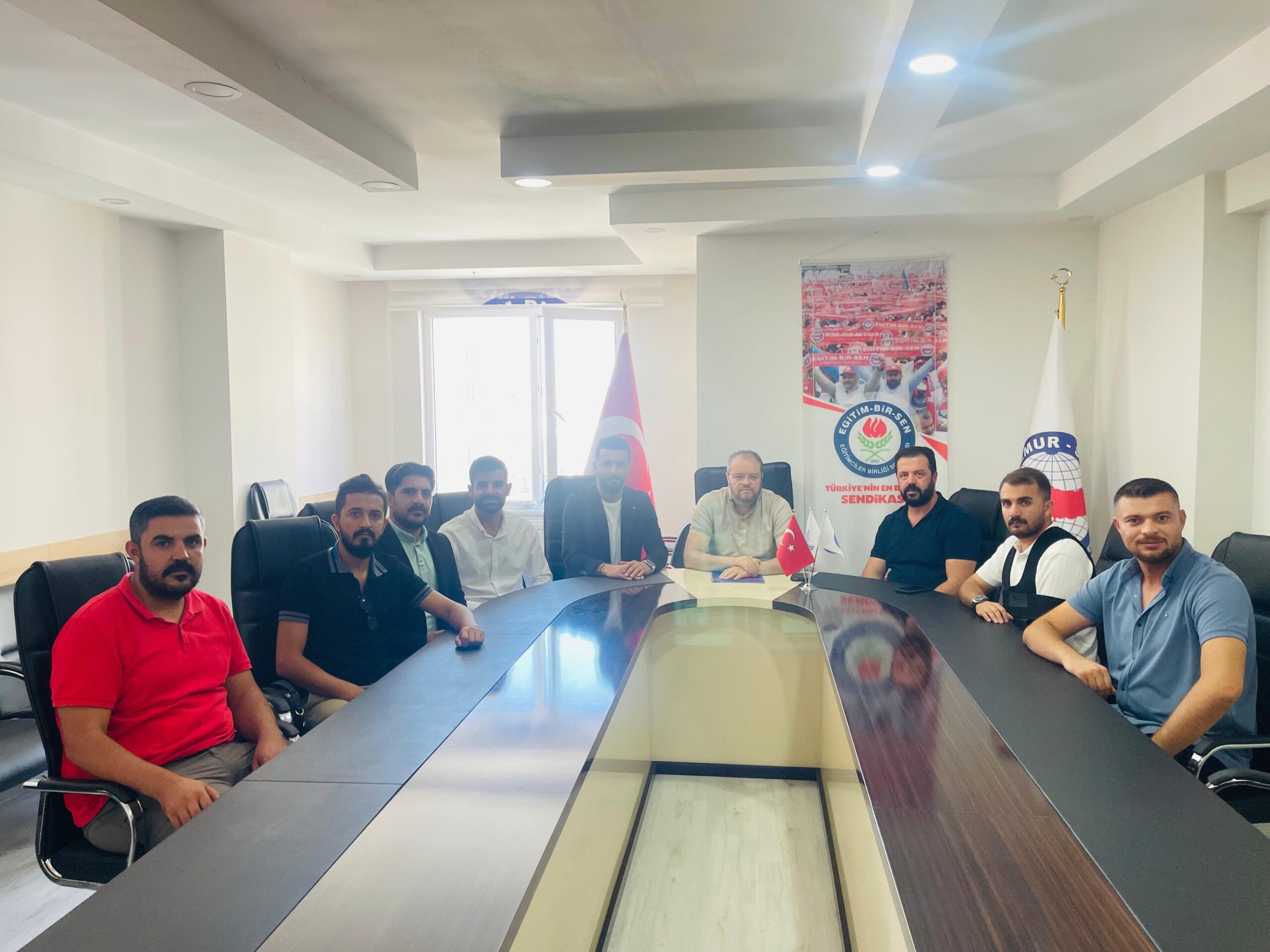 Van’da Genç Memur-Sen’den ilk resmi ziyaret