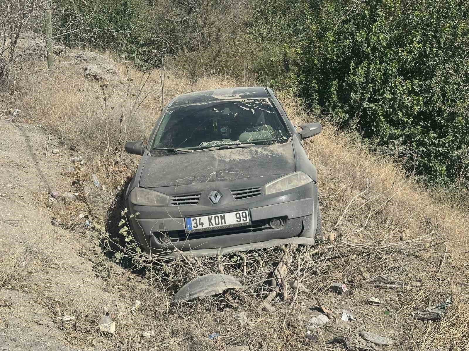 Adıyaman’da karayoluna dökülen mıcır kazaya neden oldu