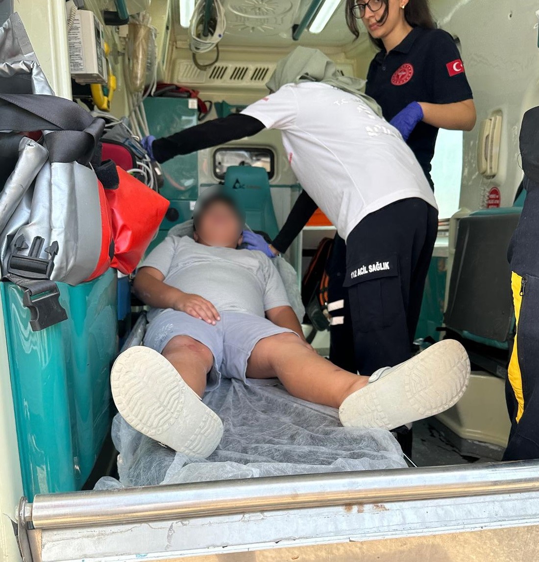 Adıyaman’da merdivenlerden yuvarlanan çocuk yaralandı