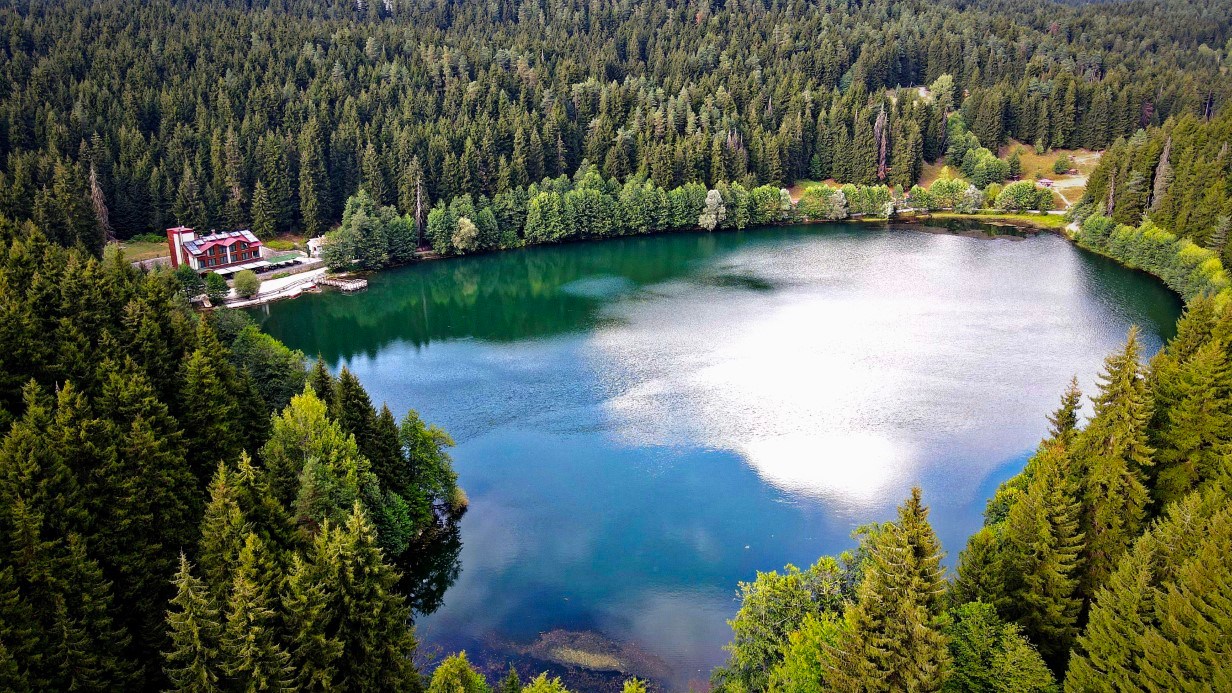 Karagöl ziyaretçilerini mest ediyor: Doğanın kalbinde huzur