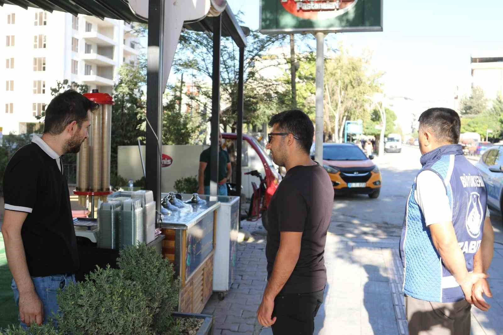 Van Büyükşehir Belediyesi’nden Kaldırım ve Yol İşgallerine Müdahale