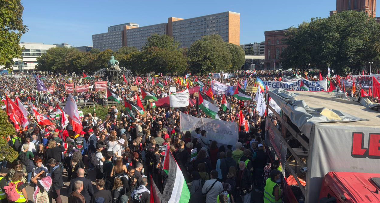 Berlin’deki “Tüm Gözler Gazze’de” gösterisinde on binlerce kişi İsrail’i protesto etti