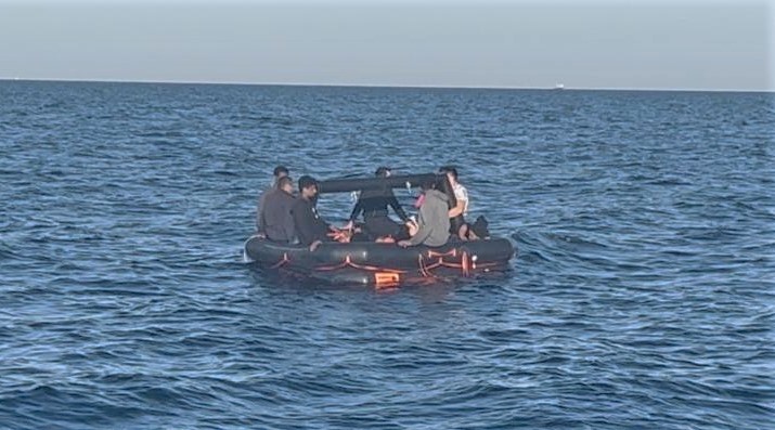 Can Sallarında Hayatta Kalma Mücadelesi: Sahil Güvenlik Zamanında Yetişti