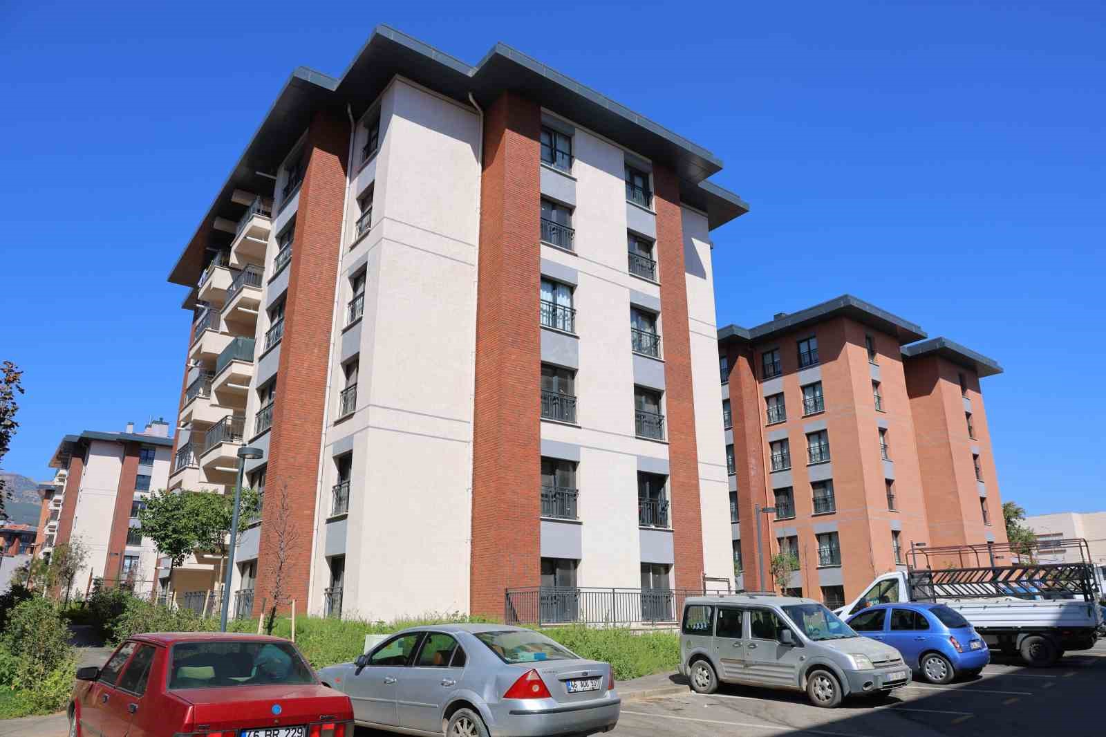 Depremin sembolü Ebrar Sitesinde hayat yeniden bvaşladı