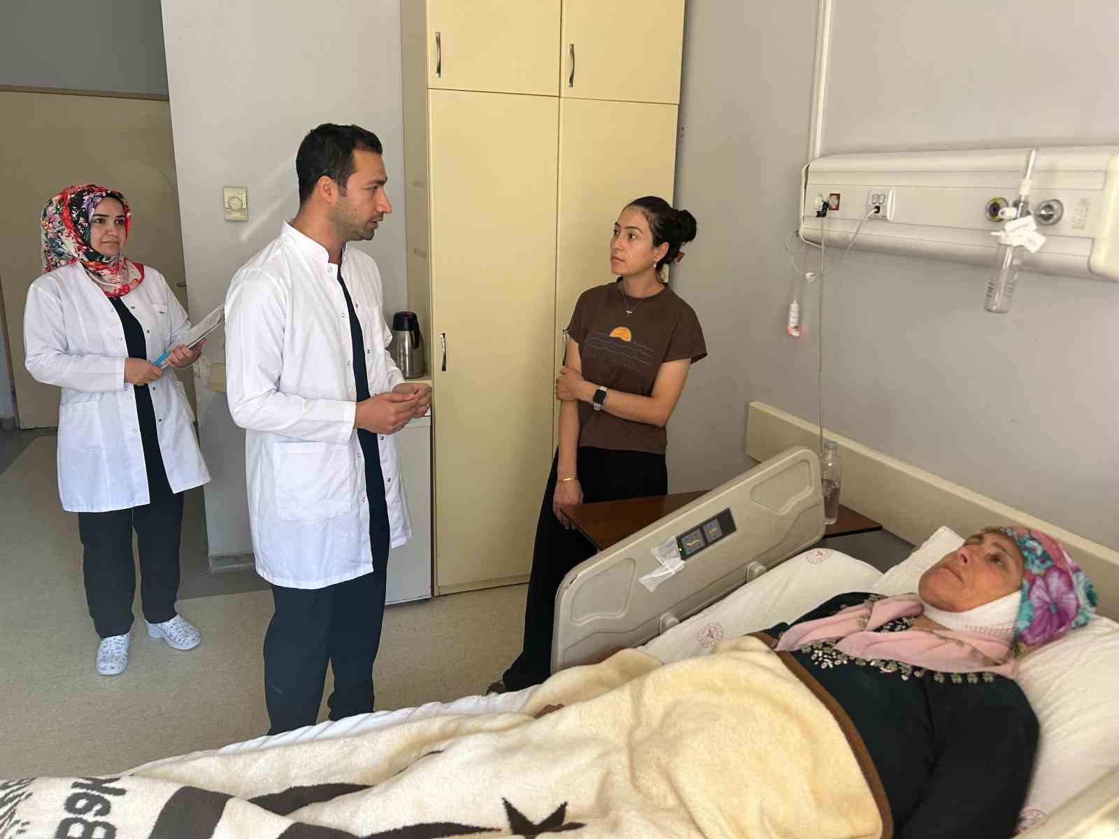 Van’da Başarılı Ameliyat: 54 Yaşındaki Kadın 15 Yıl Sonra Yeniden Gülümseyebilecek