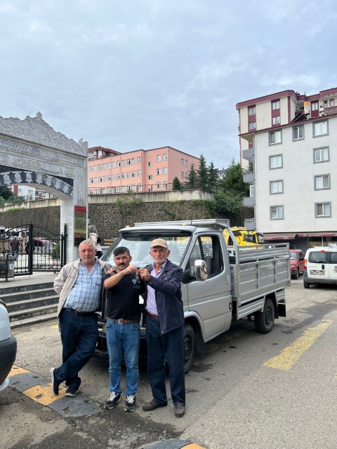 Fındık karşılığı arabasını sattı