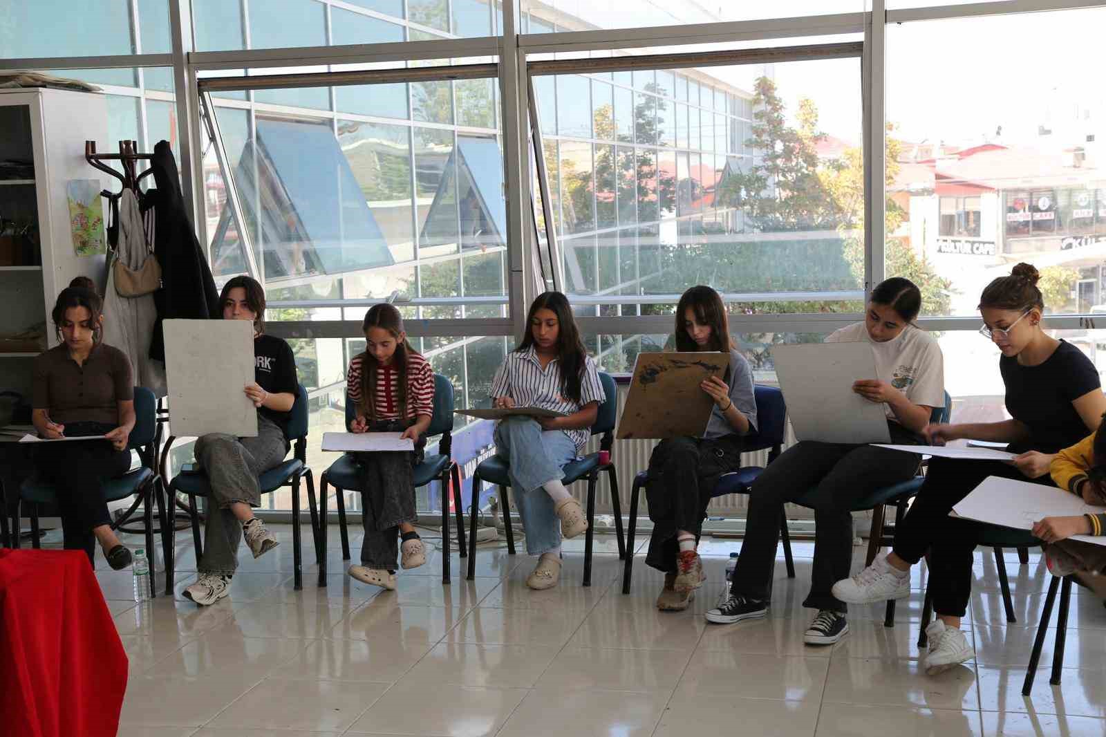 Van’da genç yetenekler geleceğe hazırlanıyor