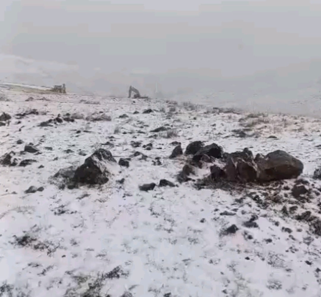 Van- Başkale’ye mevsimin ilk karı yağdı