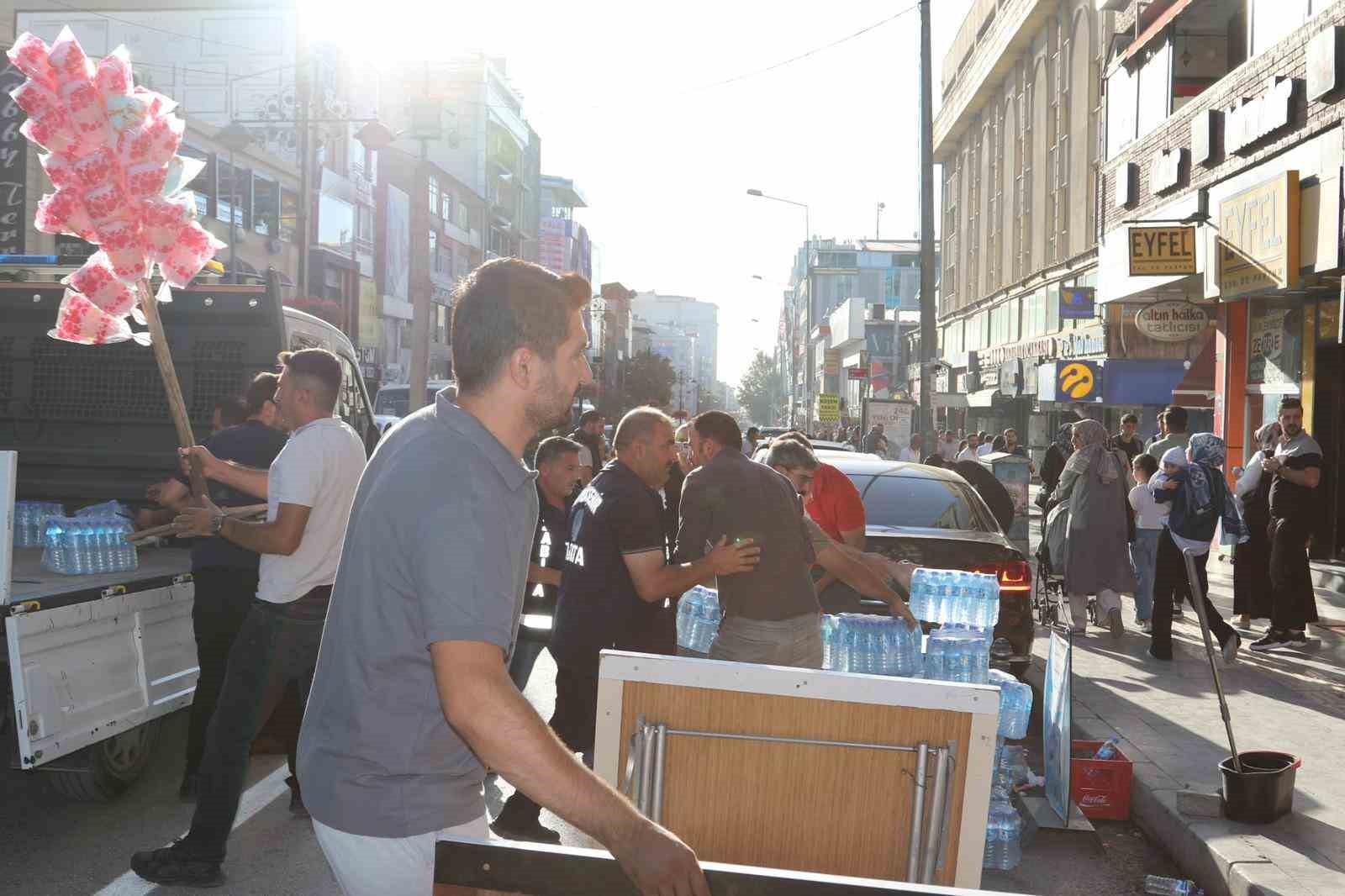 Van Büyükşehir Belediyesi Kaldırım İşgallerine Karşı Harekete Geçti