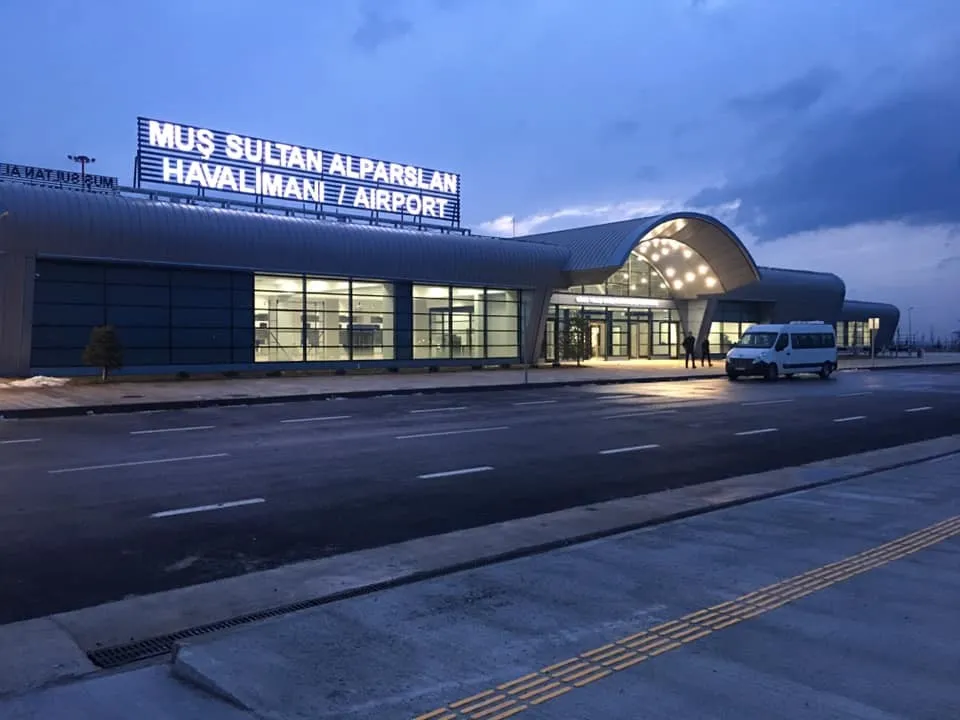 Van Havalimanı Kapalı, Alternatif Ulaşımda Sıkıntılar Yaşanıyor