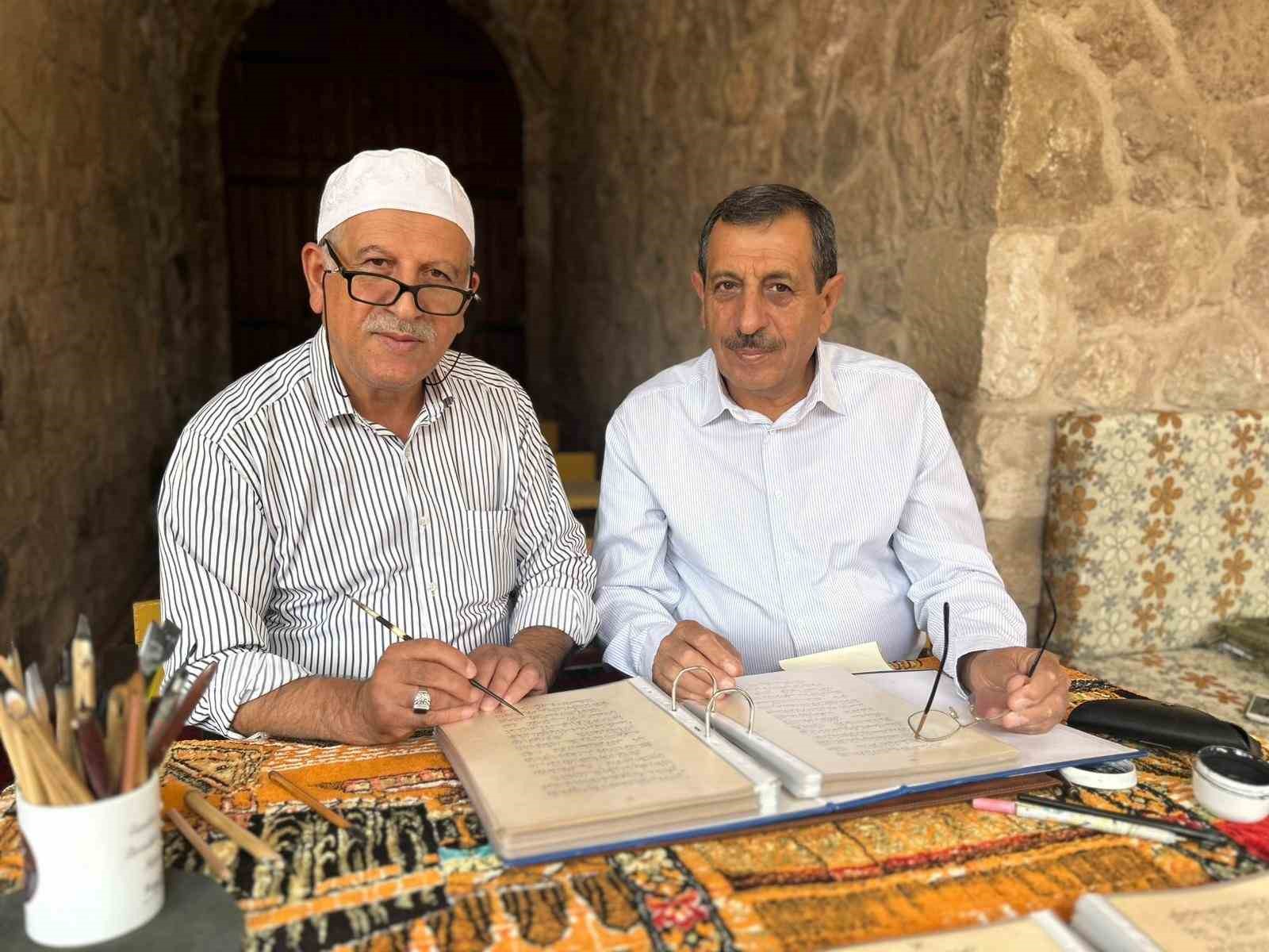 Emekli Öğretmen Kur’an-ı Kerim’i El Yazısıyla Yazdı