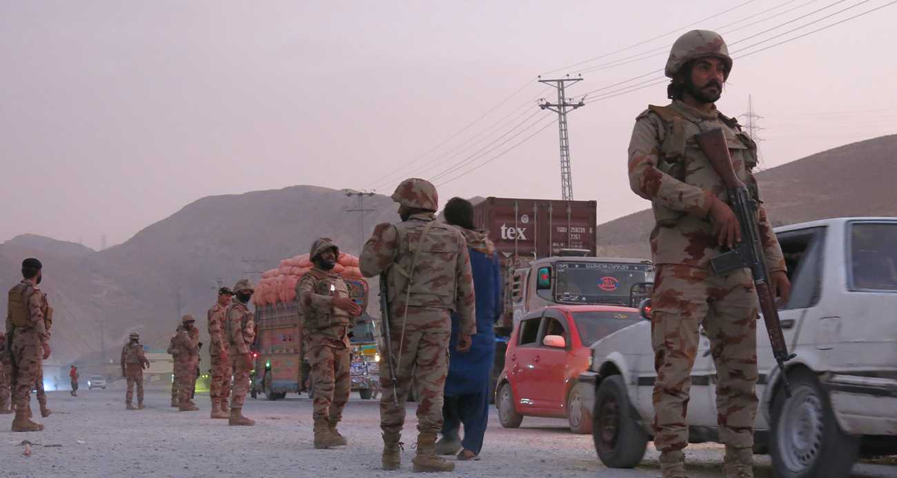 Pakistan’da çatışma: 12 asker hayatını kaybetti, 13 terörist öldürüldü