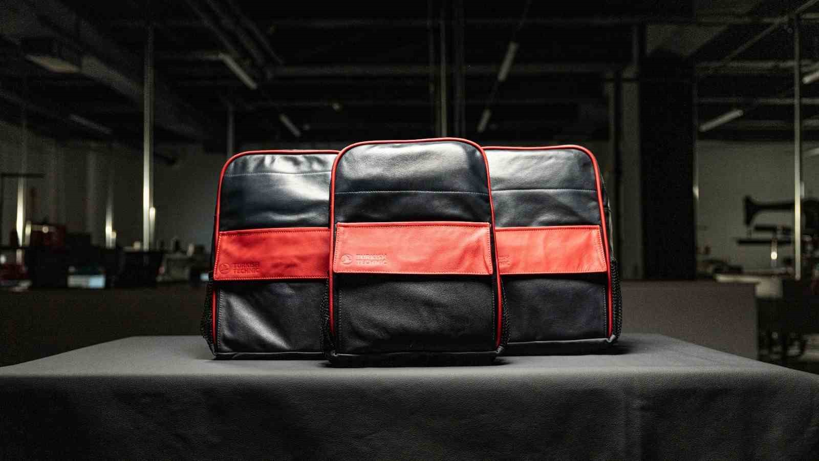 THY uçak koltuklarını okul çantalarına dönüştürdü