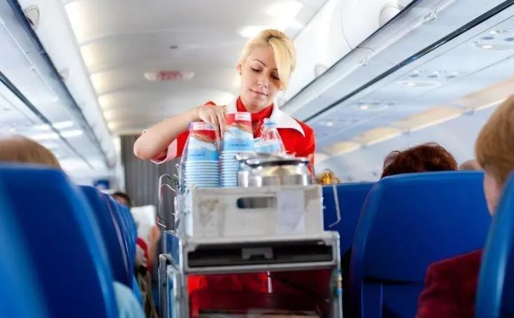 Uçak Yolcularına Ücretsiz Su Hizmeti Başlıyor