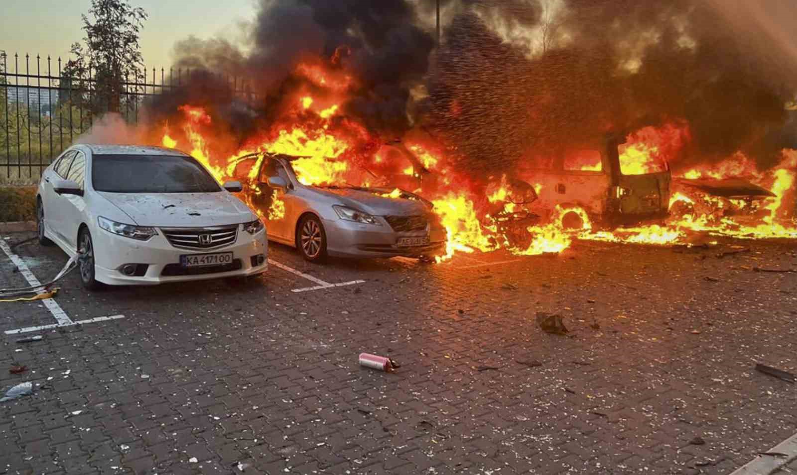 Ukrayna’ya Kabus Gibi Gece: Rusya’dan Füze ve İHA Yağmuru!