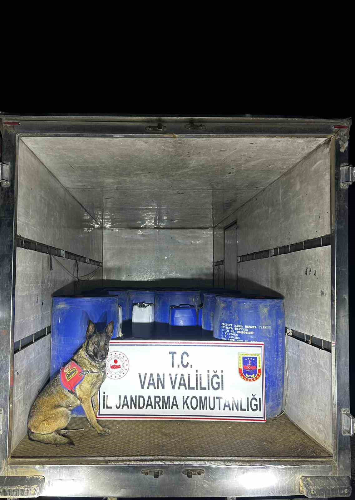 Van’da Uyuşturucu Operasyonu: 3 bin 710 Litre Asetik Asit Anhidrit Ele Geçirildi