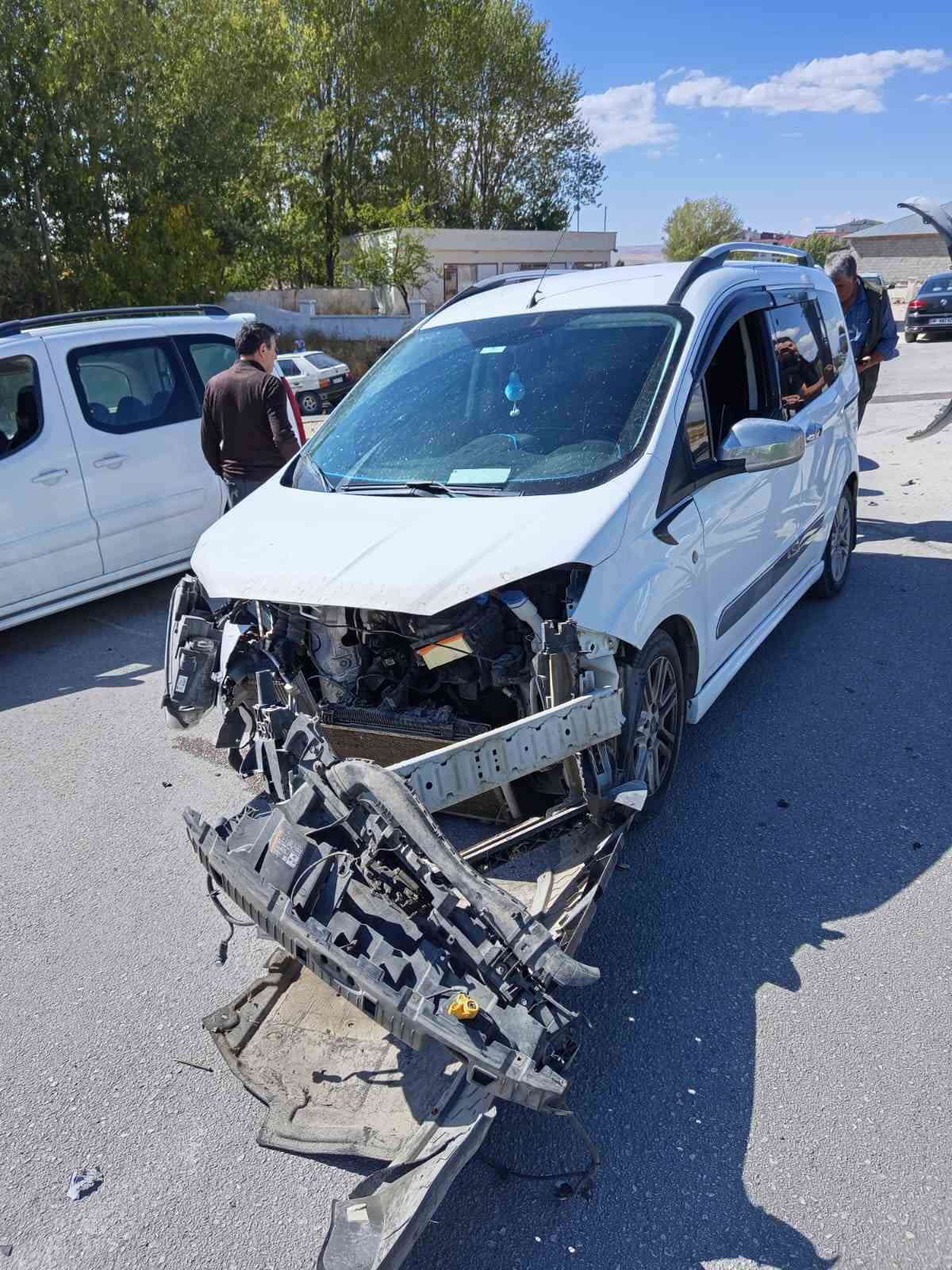 Van Erciş’te trafik kazası, 1 yaralı