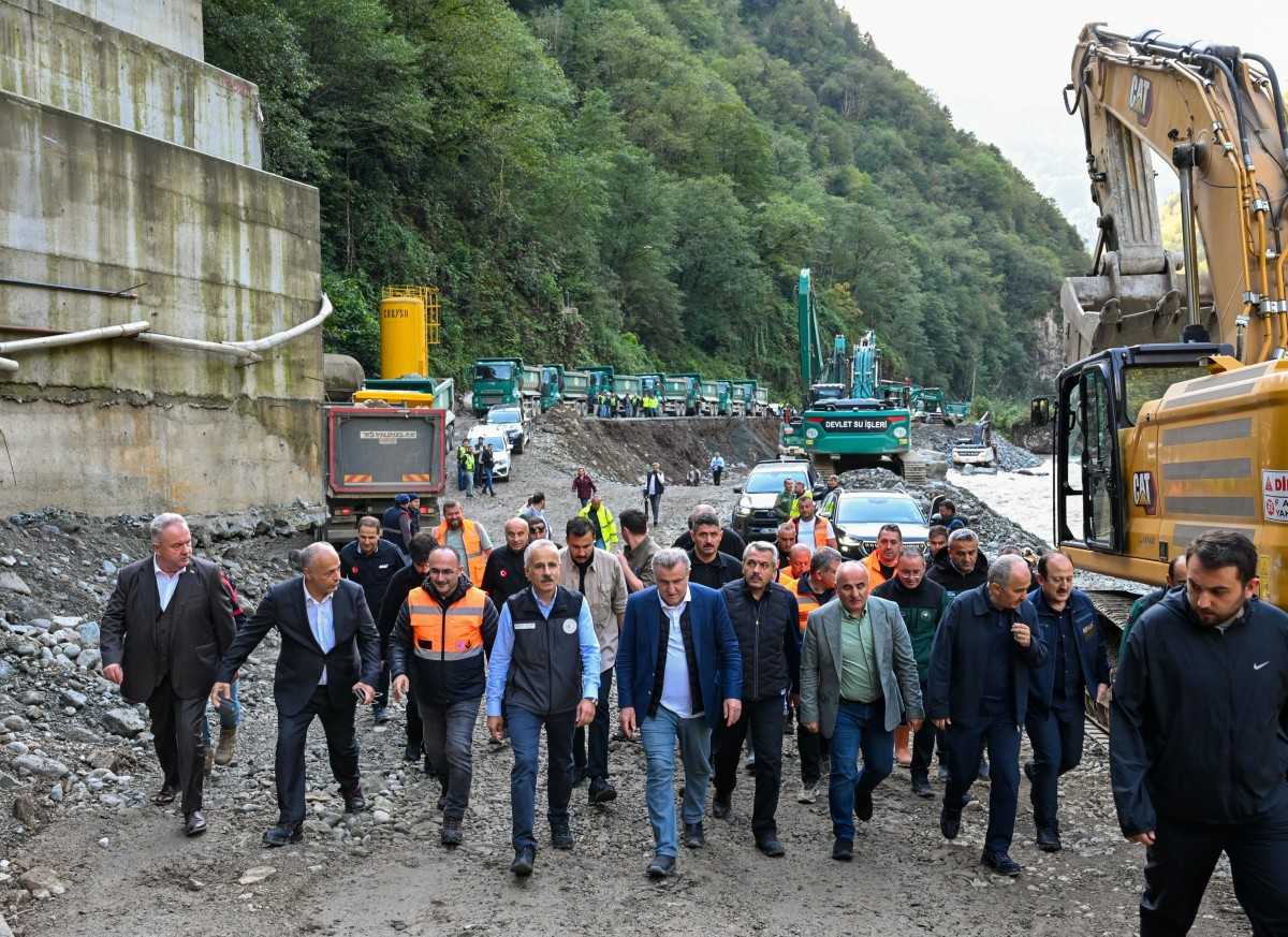 Çamlıhemşin-Ayder Yolu Ulaşıma Açıldı