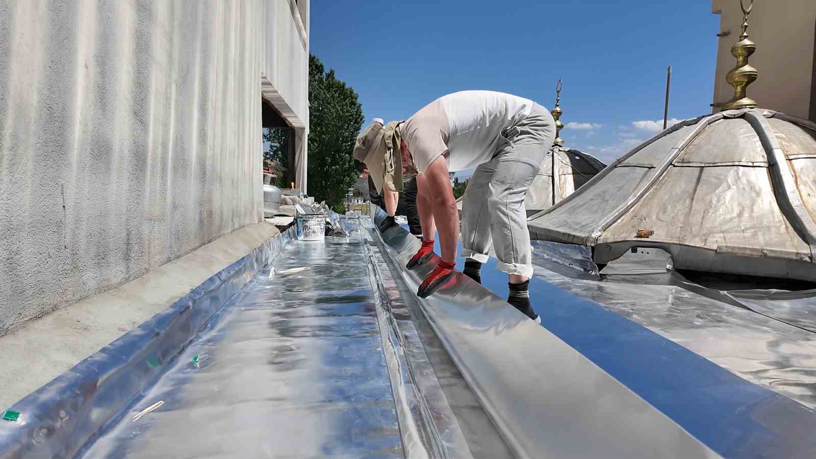 Van’da Cami Kubbeleri Osmanlı Usulüyle Yenileniyor