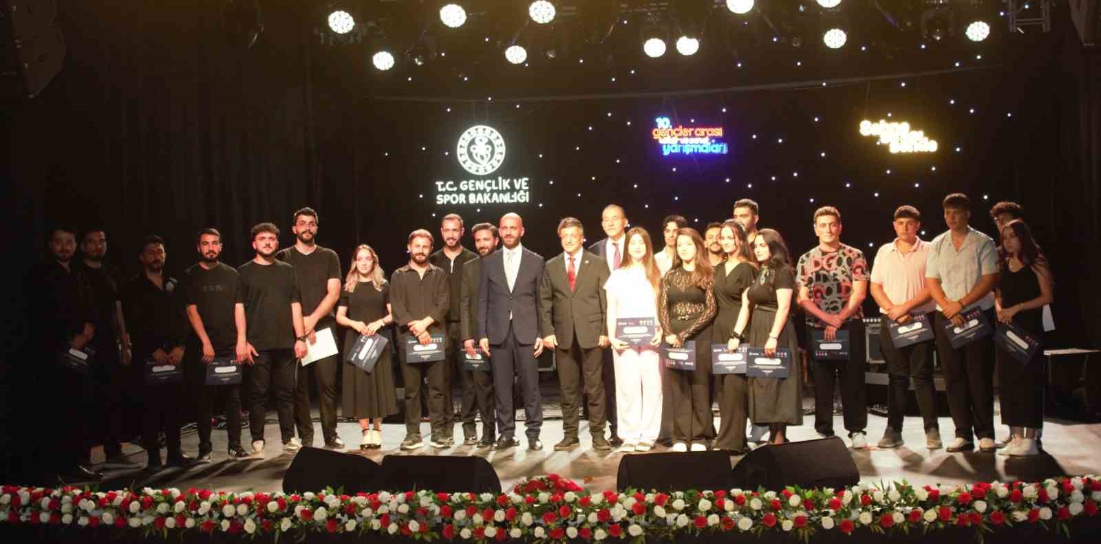 Van’da Gençlik ve Spor Bakanlığı’nın Ses Yarışmasına Yoğun İlgi