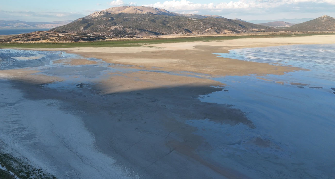 Eğirdir Gölü’nde endişe verici manzara: Buzul çağından sonra ilk kez ikiye ayrıldı