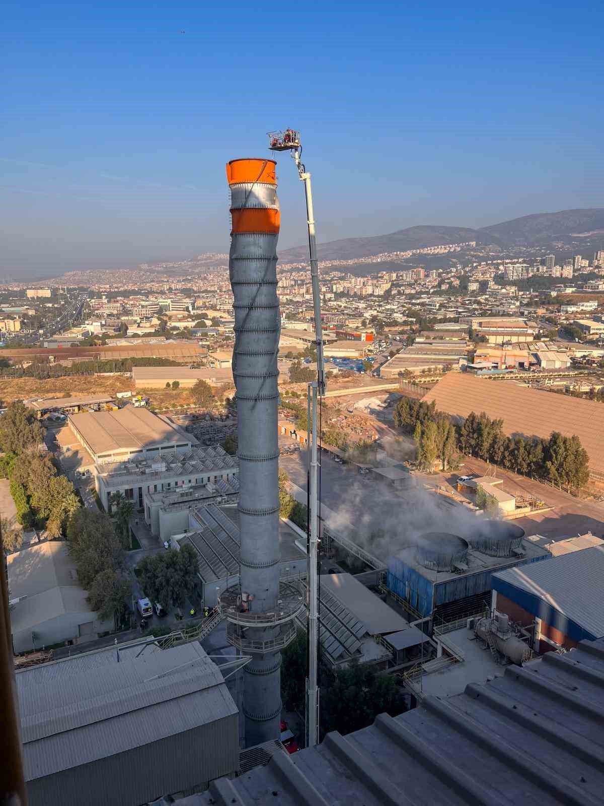 70 metrelik bacada mahsur kalan 2 işçi 4 saatlik operasyonla kurtarıldı