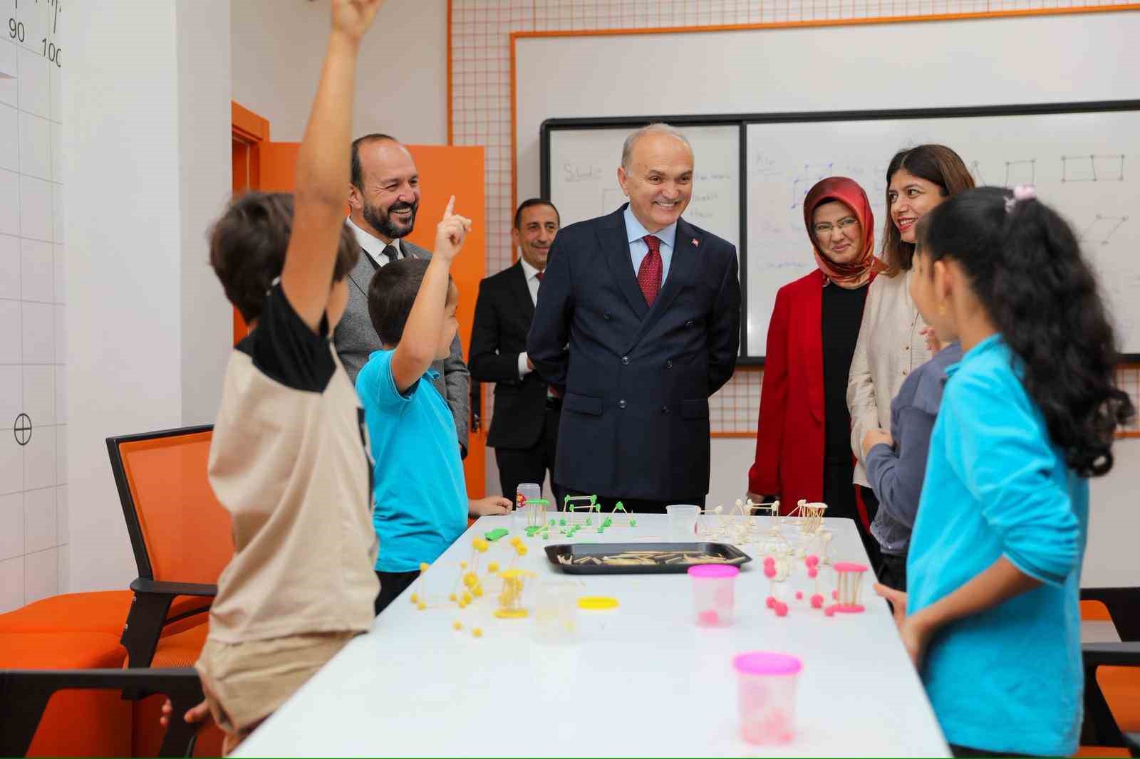 Türkiye’nin uzay yolculuğu anlatılıyor