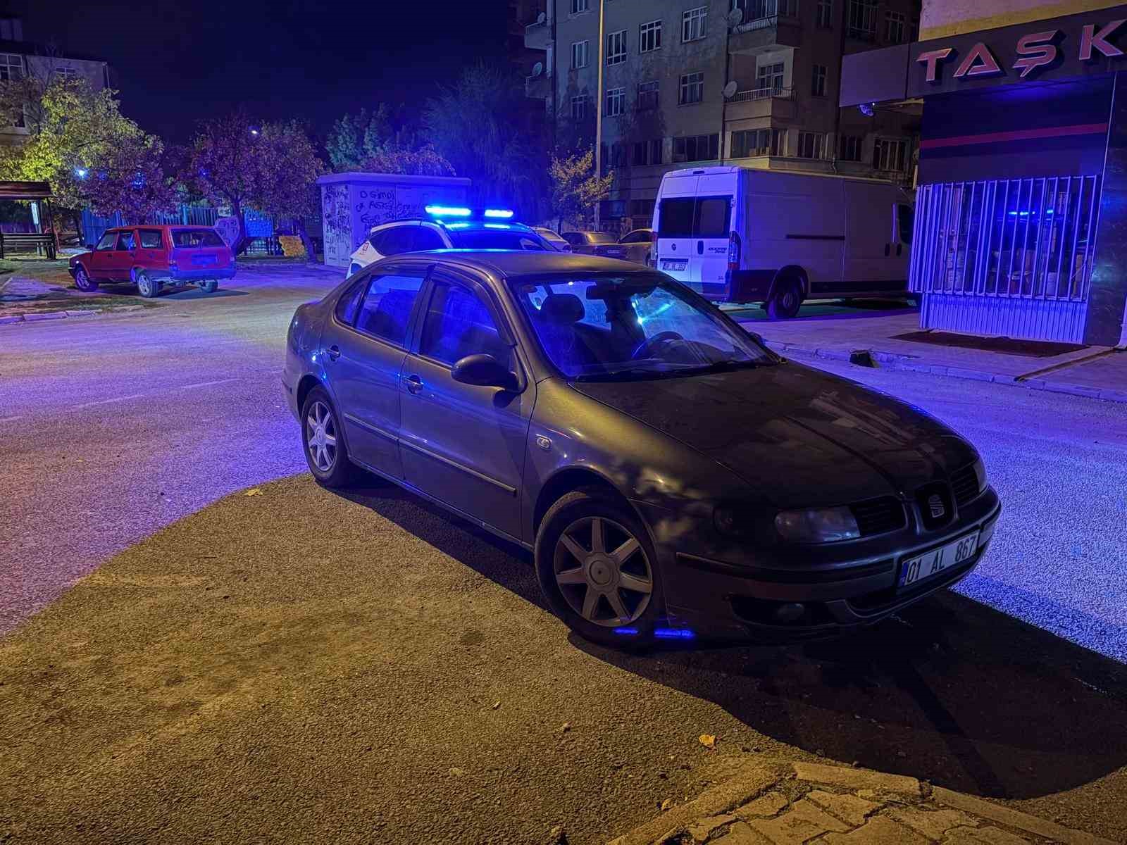Ehliyetsiz sürücü kural tanımadı