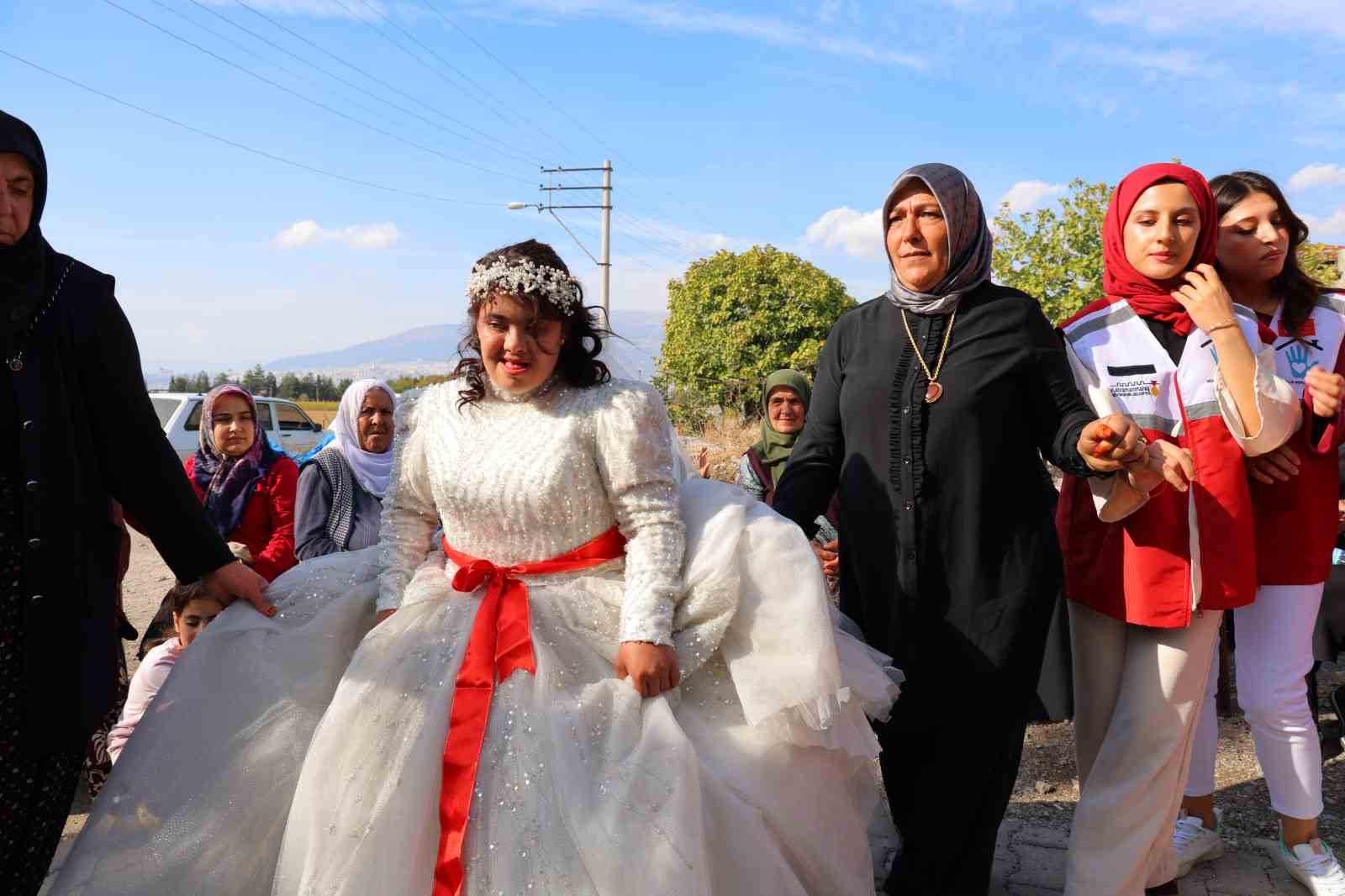 Down sendromlu Melek’in gelinlik hayali gerçek oldu