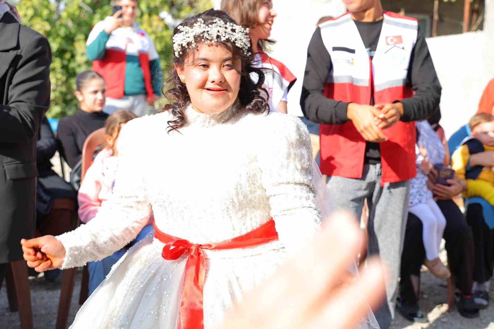 Down sendromlu Melek’in gelinlik hayali gerçek oldu