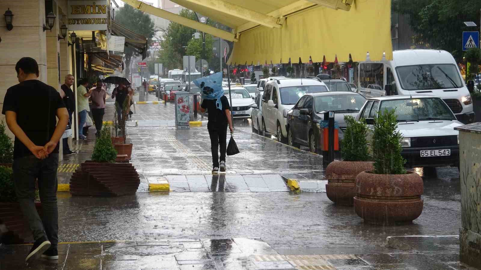 Van’da bugün sağanak yağış bekleniyor