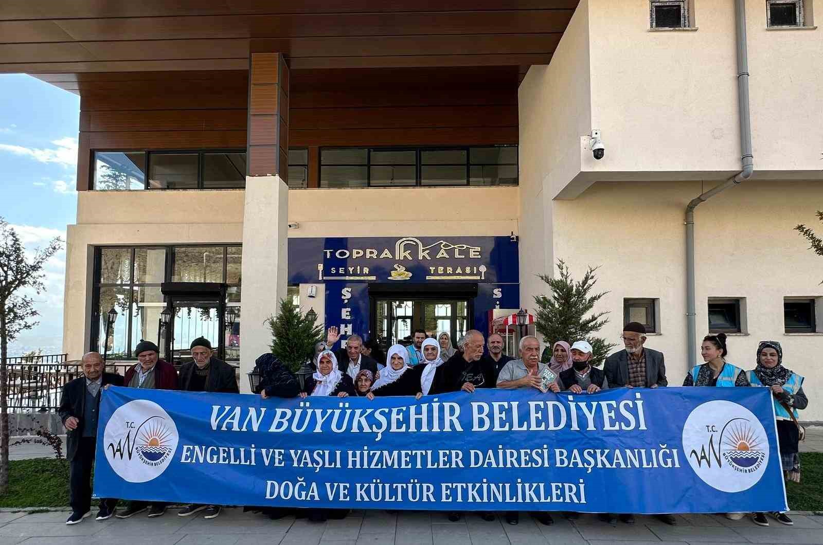 Van Büyükşehir Belediyesi’nden Dünya Yaşlılar Günü Etkinliği