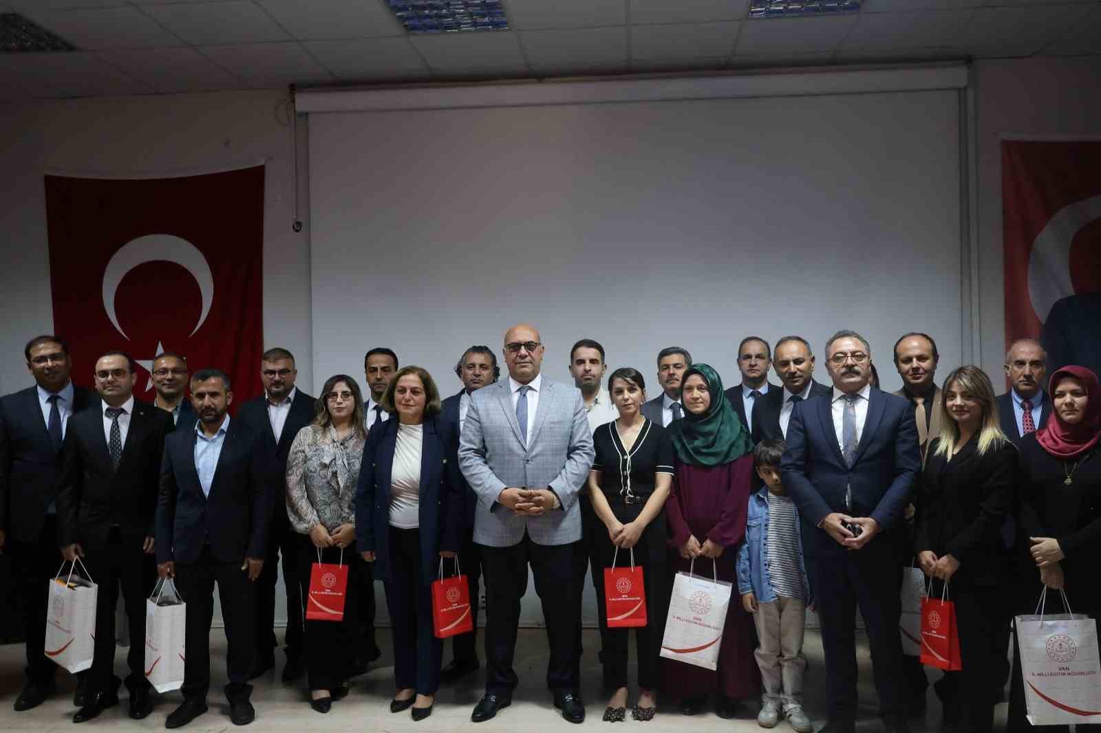 Van’da “Eğitimde İyi Örnekler” ödülleri sahiplerini buldu