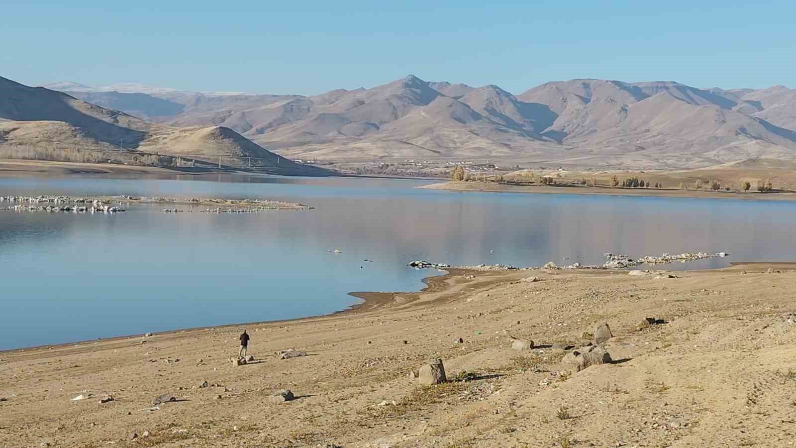 Erciş’teki barajları kuraklık vurdu