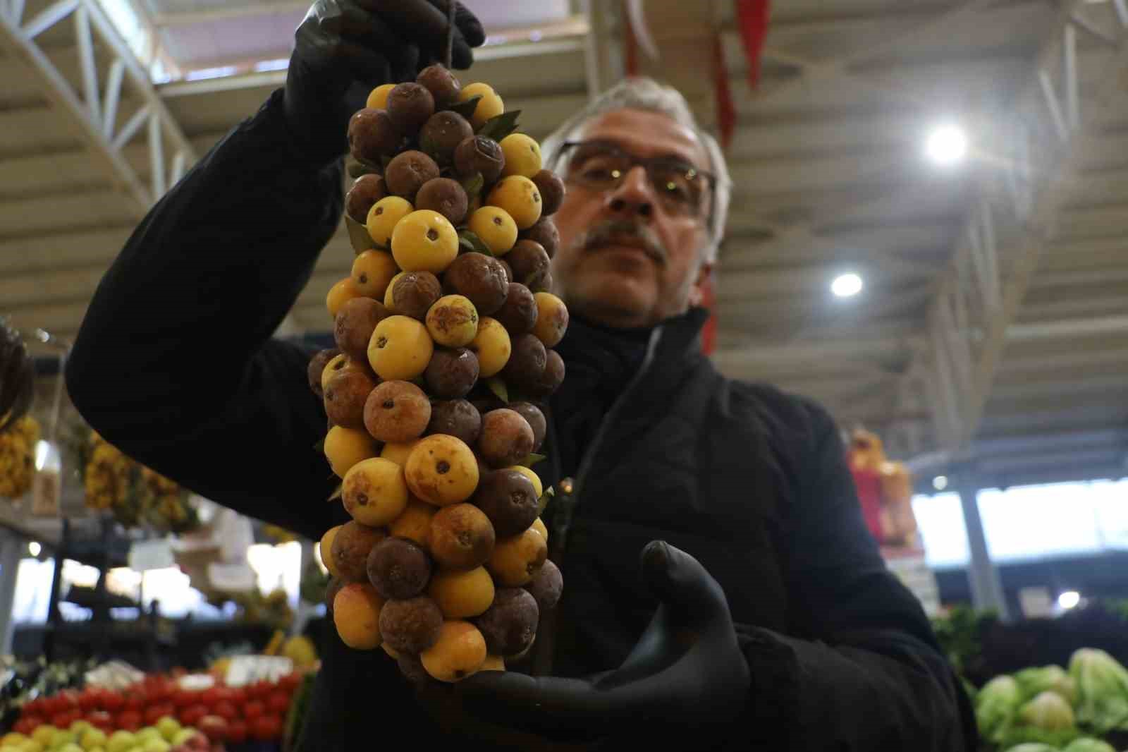 “Her İki Yılda Bir, Ama Çürüyünceye Kadar Bekliyor”