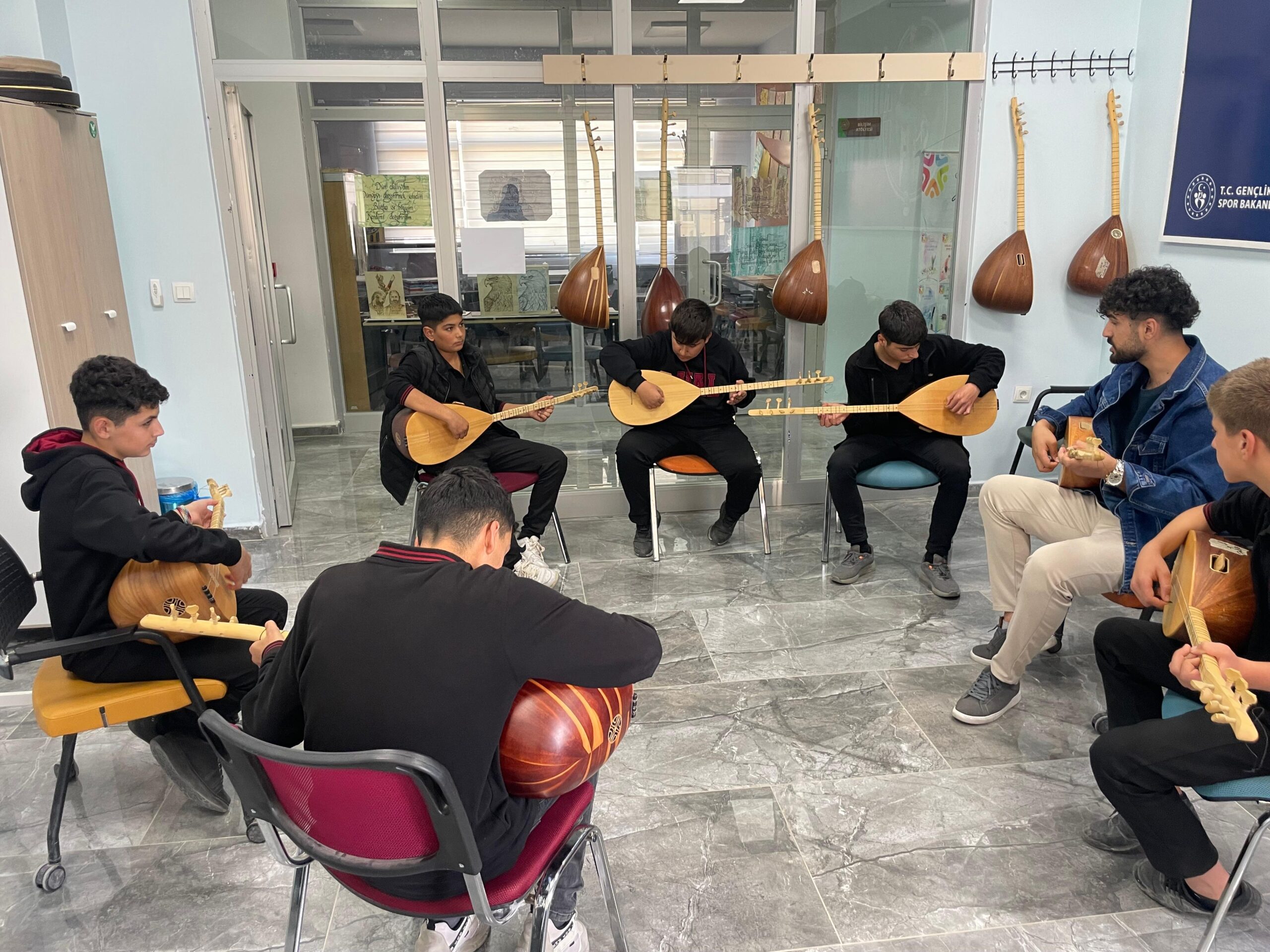 Anadolu’nun Ezgileri Gürpınar’da Yankılanıyor