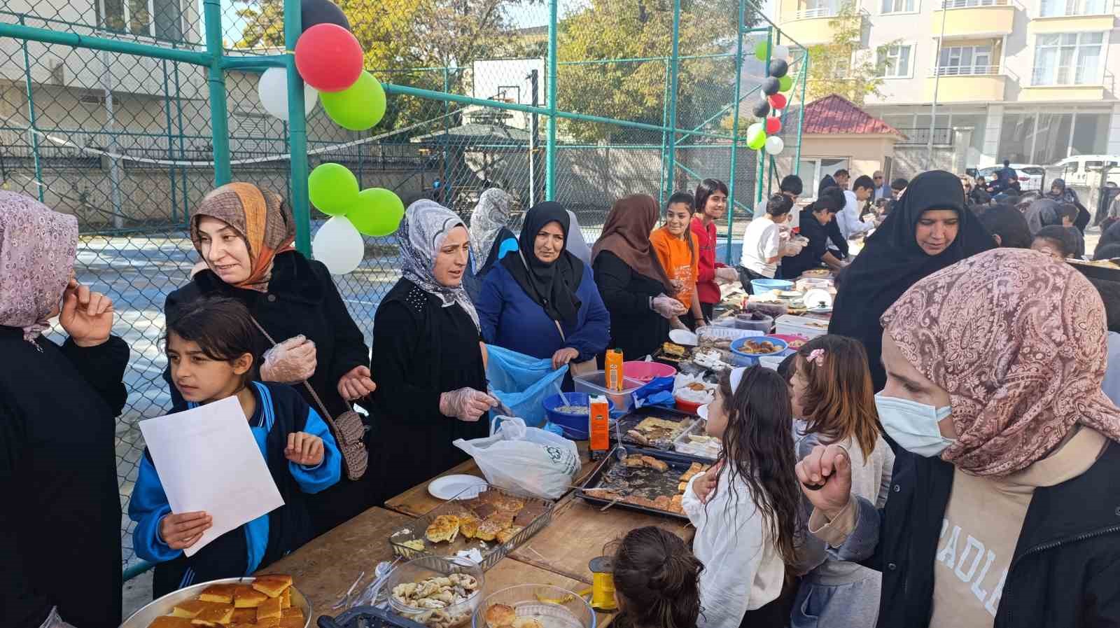“Van’da Gazze’ye destek için hayır panayırı düzenlendi”