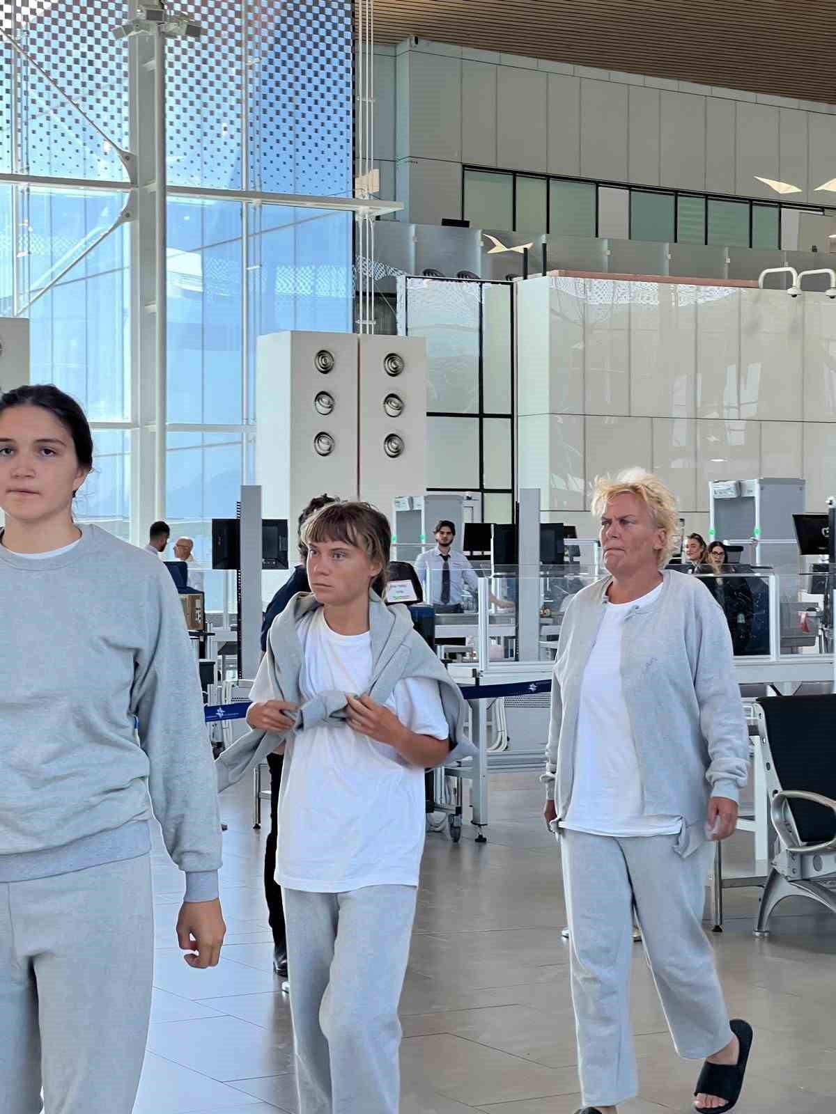 İsrail, Greta Thunberg’in de bulunduğu 171 aktivisti sınır dışı etti
