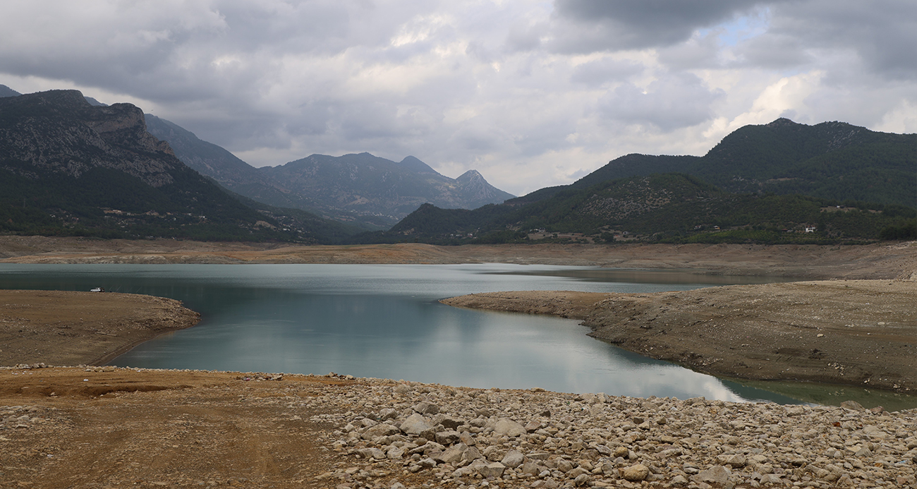 Kozan Barajı’nda acı tablo: Güzellik değil, kuraklık manzarası