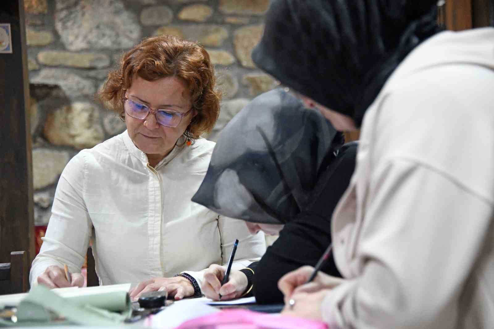 Osmangazi’de minyatür sanatı kadın eliyle hayat buluyor