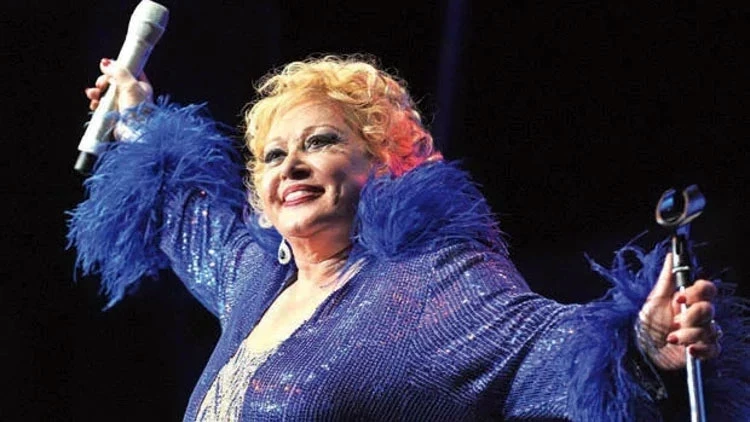 Türk müziğinin efsane ismi Muazzez Abacı kalp krizi geçirdi