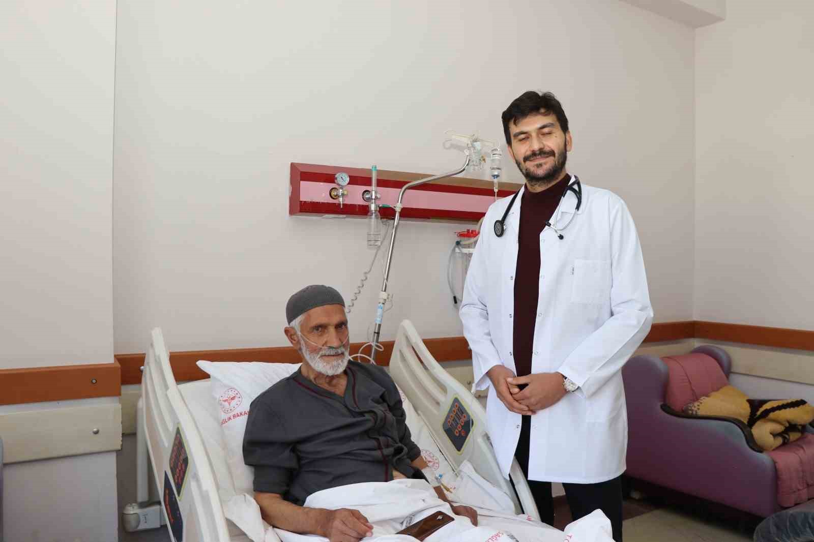 Erzurum’da doktordan hayat kurtaran kritik müdahale