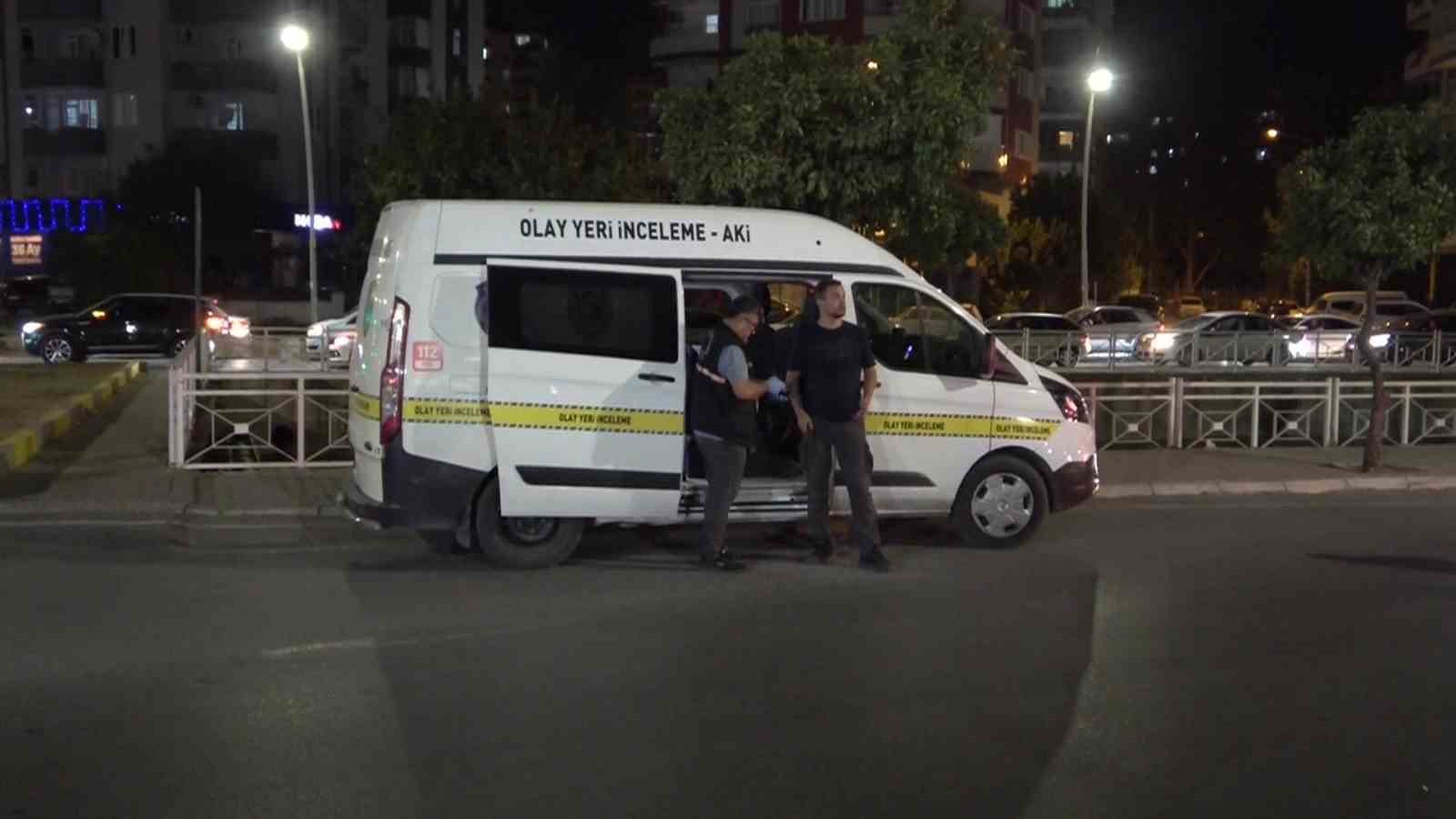 Adana’da pastaneye pimi çekilmemiş el bombası atıldı