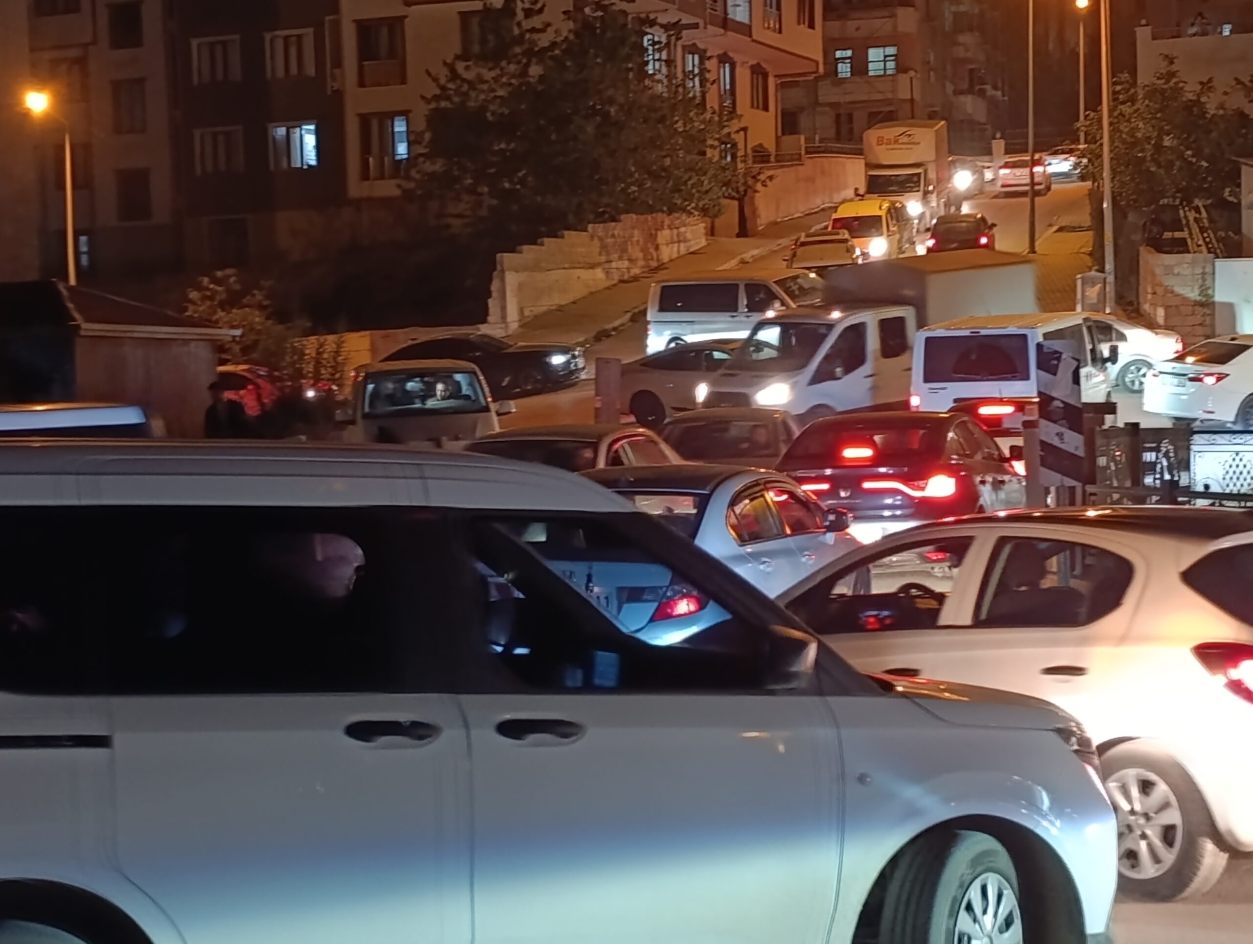 Van’daki Yol Çalışmaları Trafikte Yoğunluğa Neden Oluyor