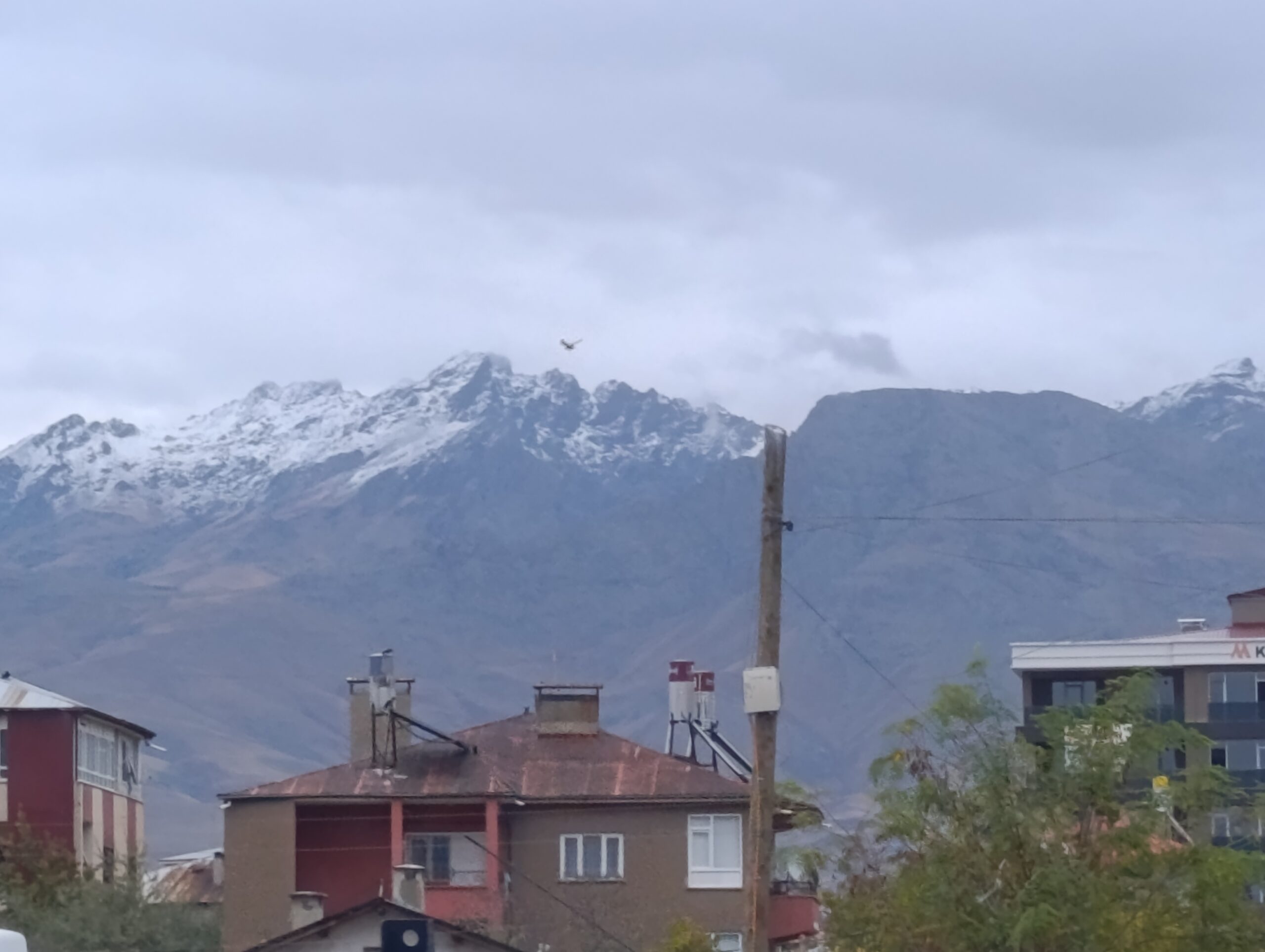 Van’ın yüksek kesimleri beyaza büründü 