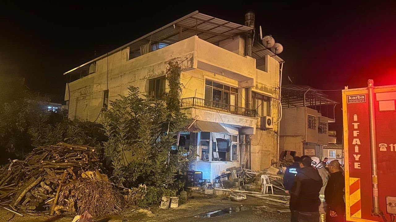 Hatay’da çıkan yangında tüp patladı:9 yaralı