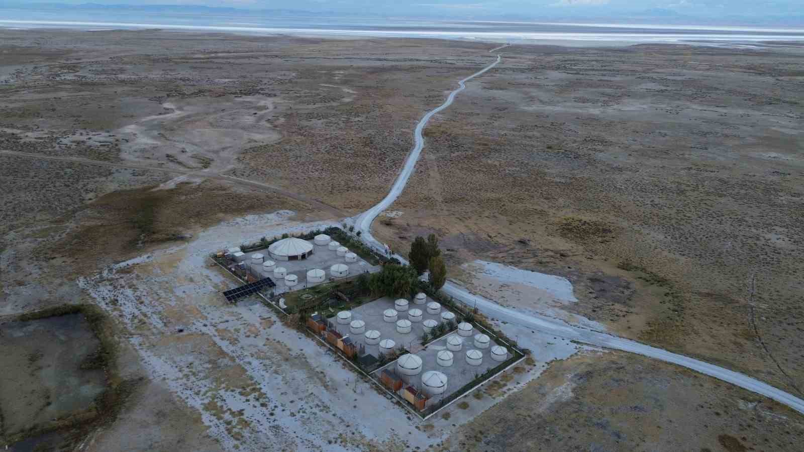 Tuz Gölü’ndeki tuz odaları sağlık turizmine katkı sunuyor