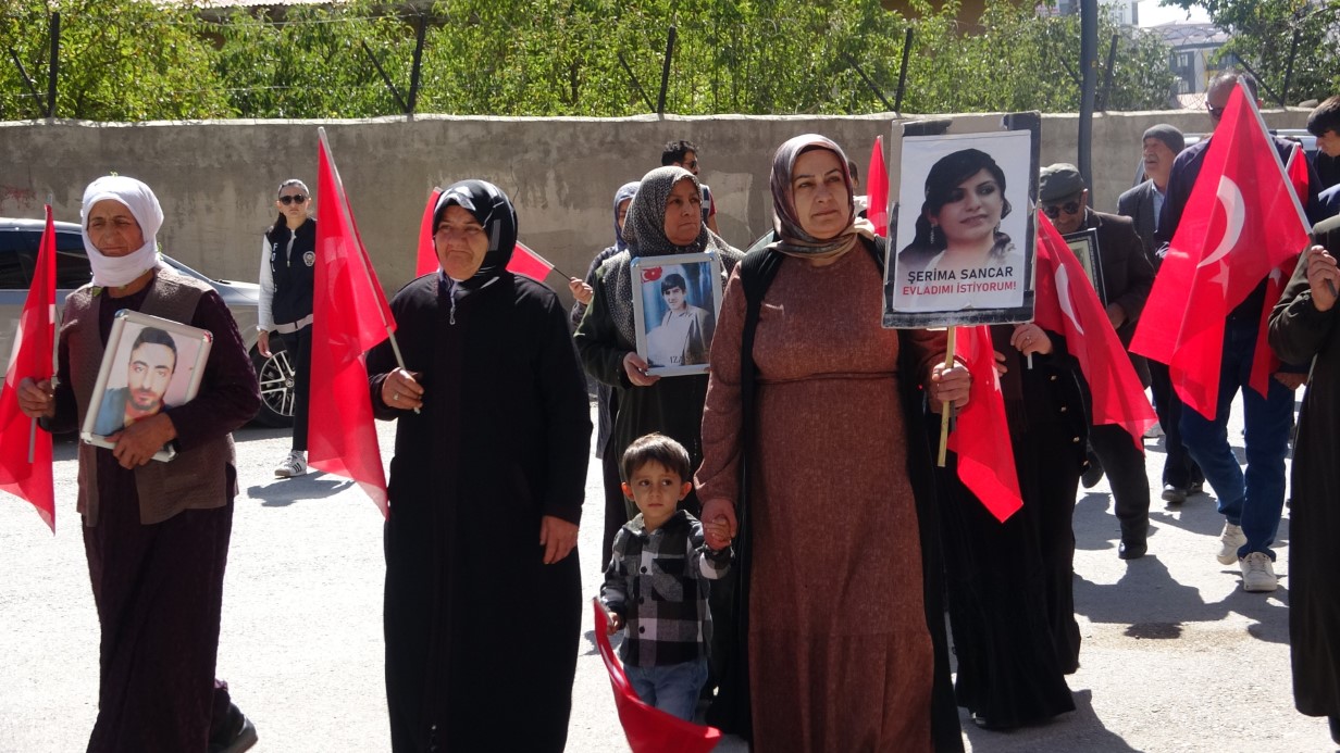 Van’lı annelerin evlat nöbeti sürüyor