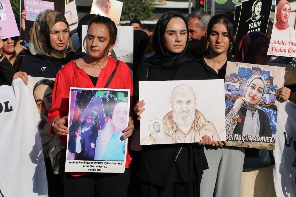 Rojin Kabaiş, mezarı başında anıldı