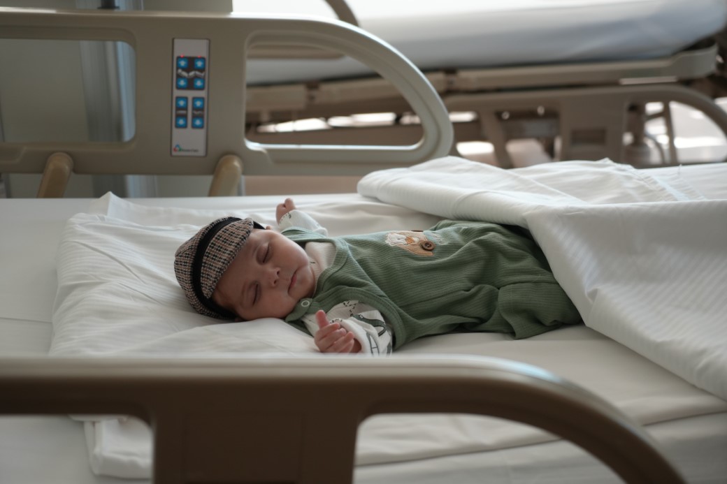 “Filistin’den Antalya’ya Umut Yolculuğu: 10 Aylık Mahmoud Sağlığına Kavuştu”